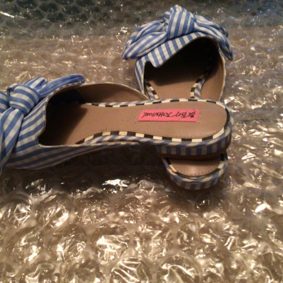 Betsey Johnson Slippers - Picture 2 of 5